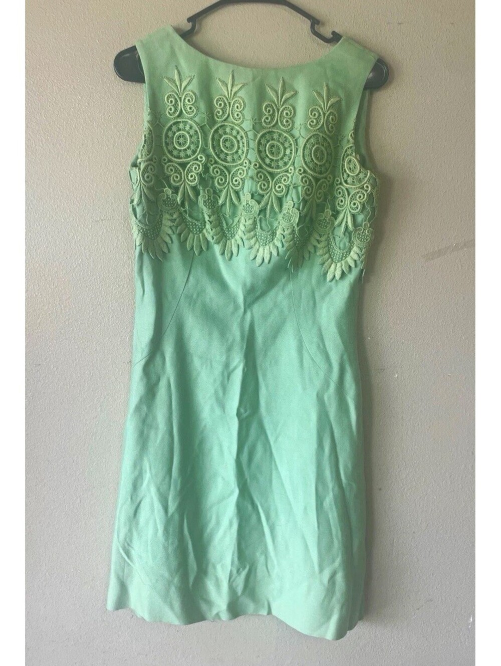 Union Made Dress 7 Green Sleeveless Sheath Knee Length Boat Neck Embroidered